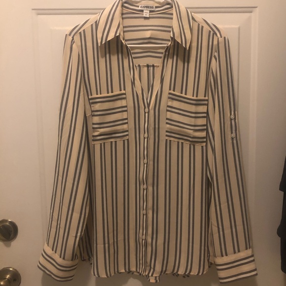 Express Blouse - Picture 2 of 4
